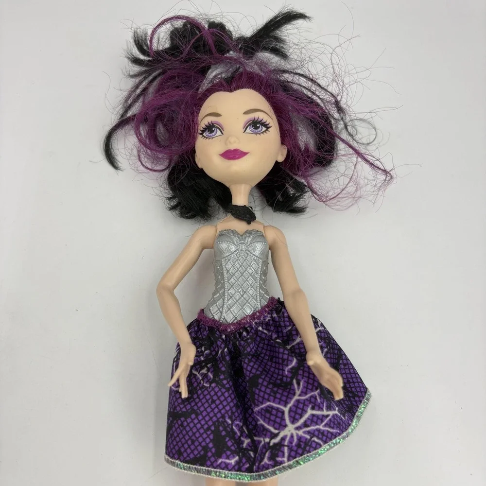 Mattel Ever After High Raven Queen Fashion Doll Purple Hair Silver‎ Dress 2015